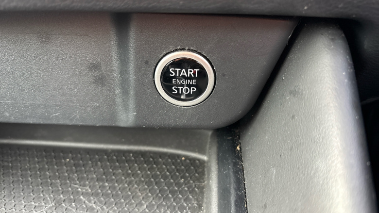 Nissan Qashqai 1.3 DiG-T MH N-Connecta 5dr Petrol Hatchback